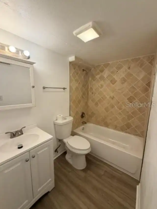 Listing Photo 12