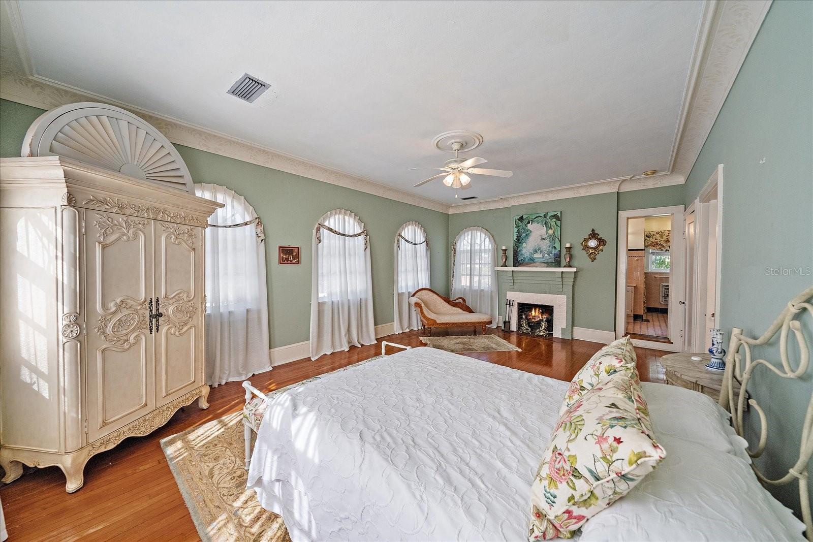 Listing Photo 10