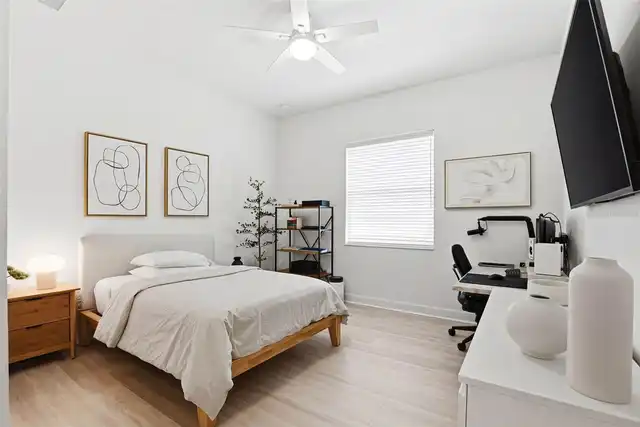 Listing Photo 16