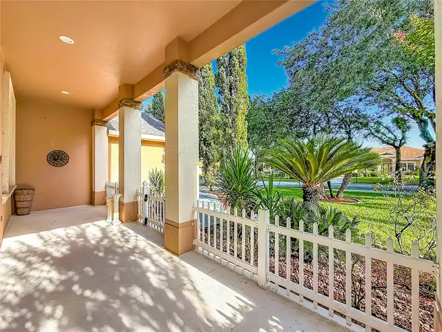 Listing Photo 12