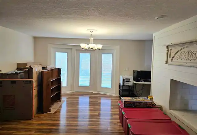 Listing Photo 10