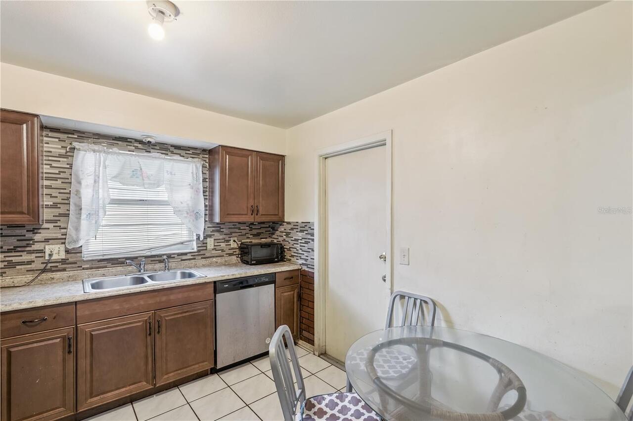 Listing Photo 8