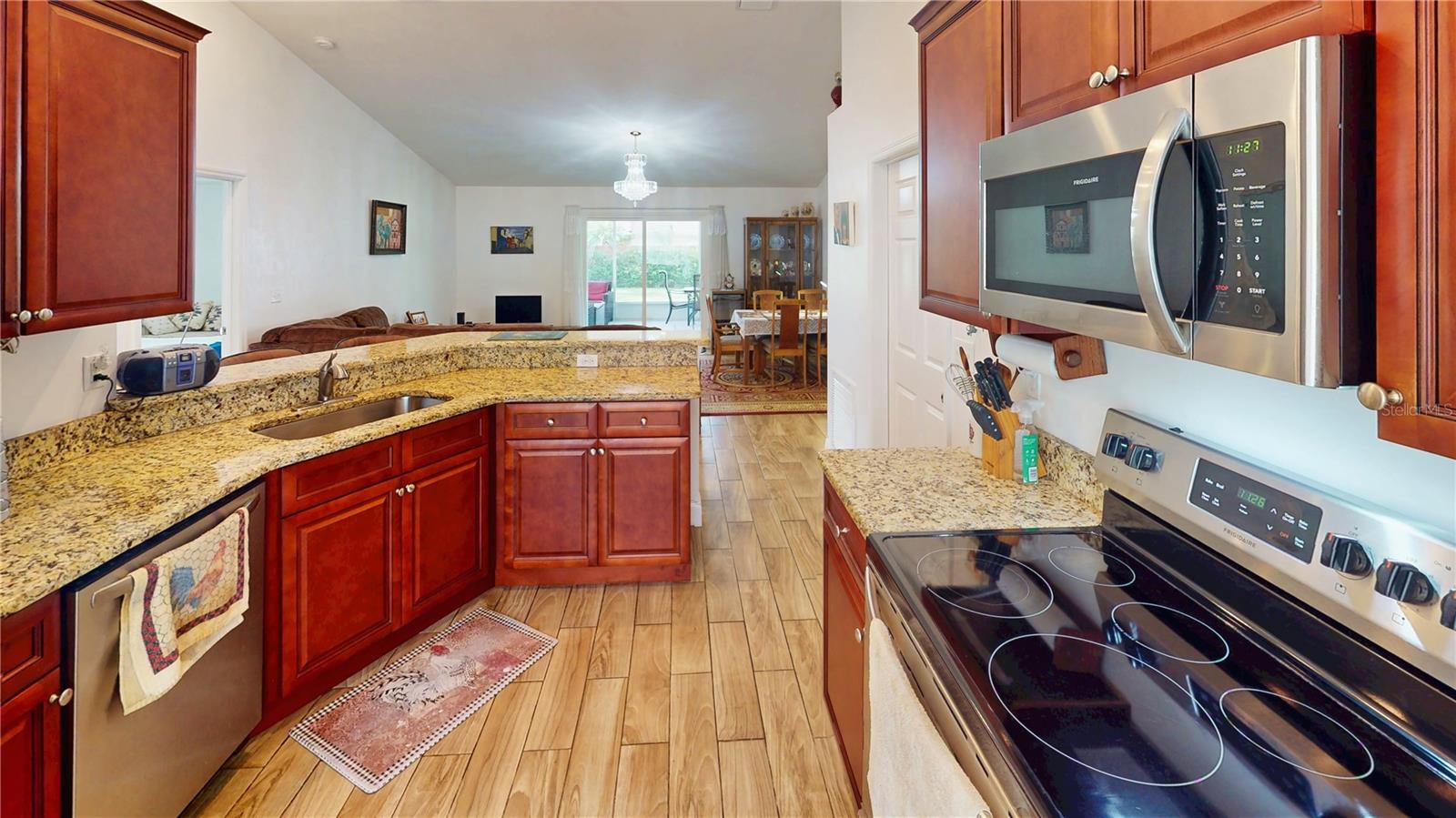Listing Photo 9