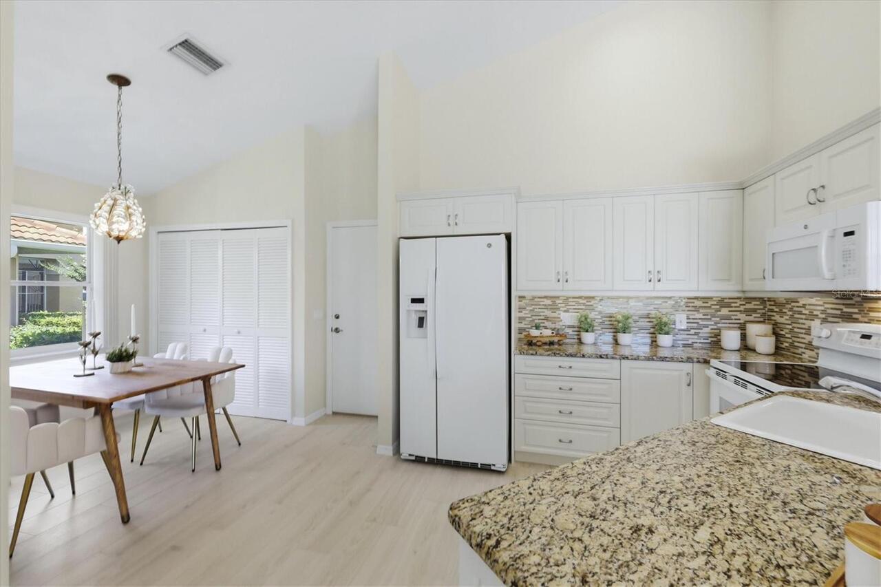 Listing Photo 12