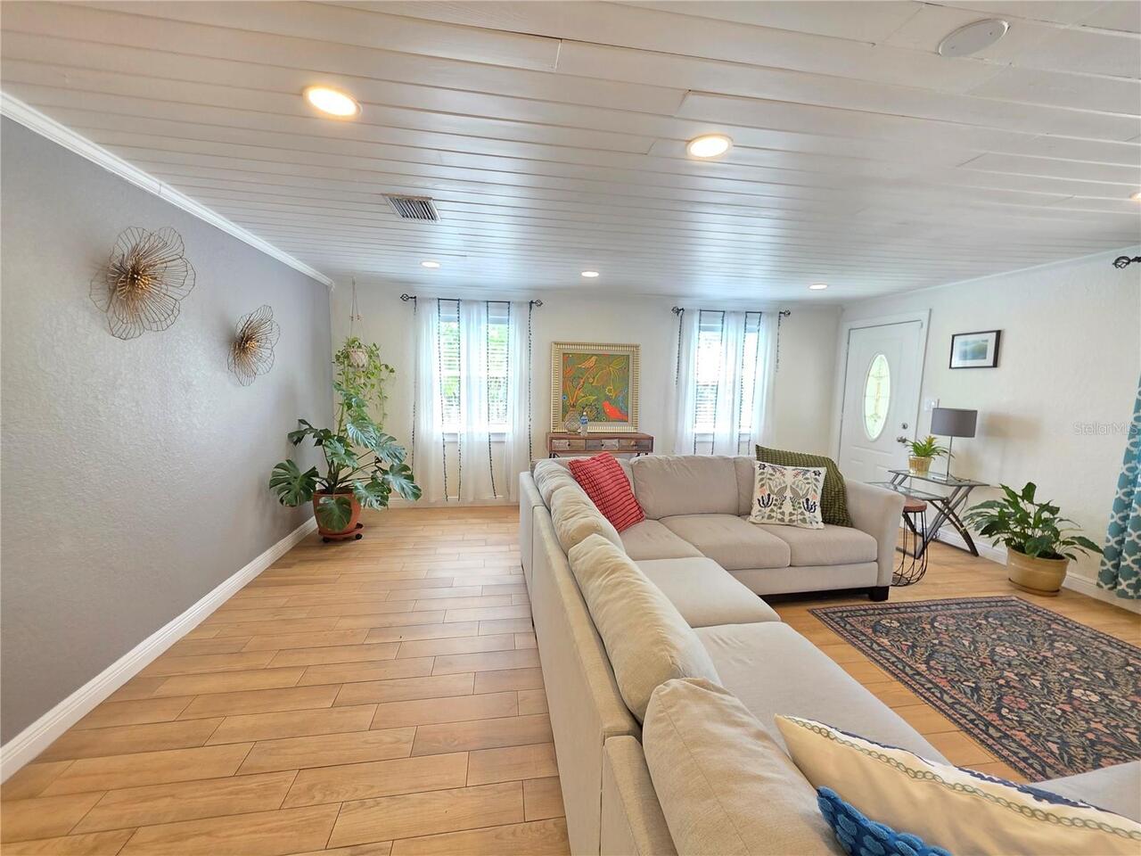 Listing Photo 10