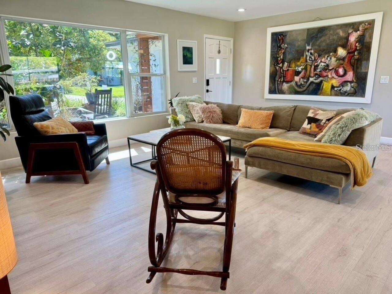 Listing Photo 11