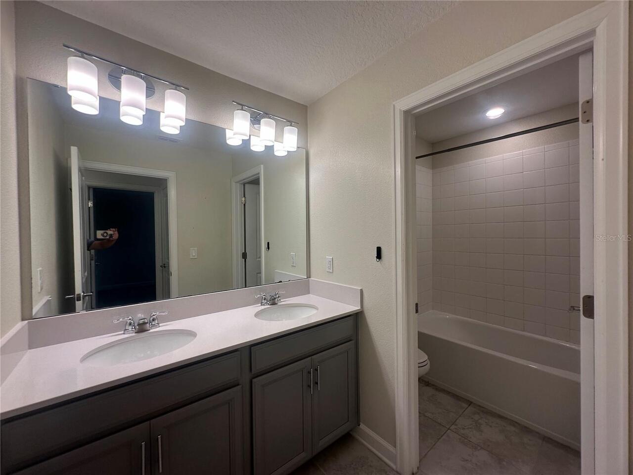 Listing Photo 12