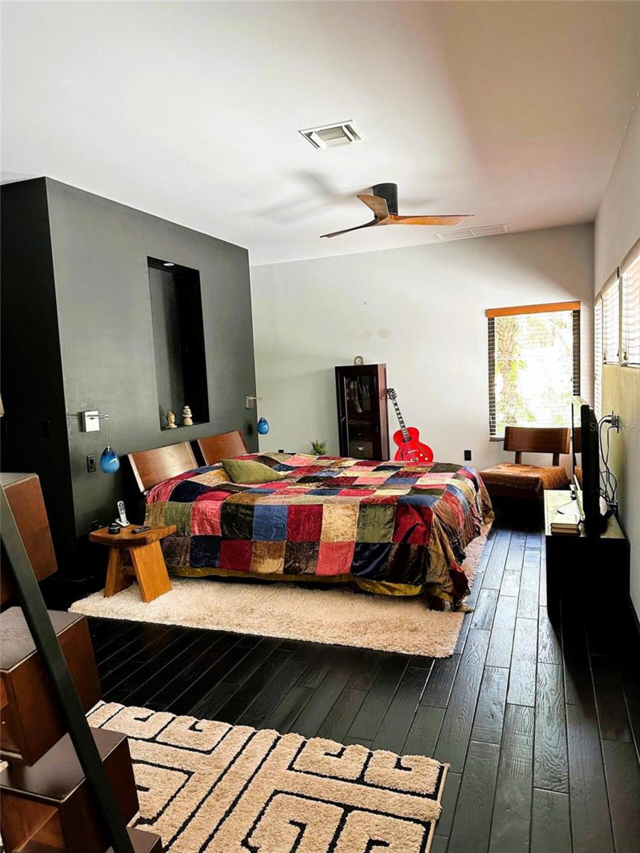 Listing Photo 8