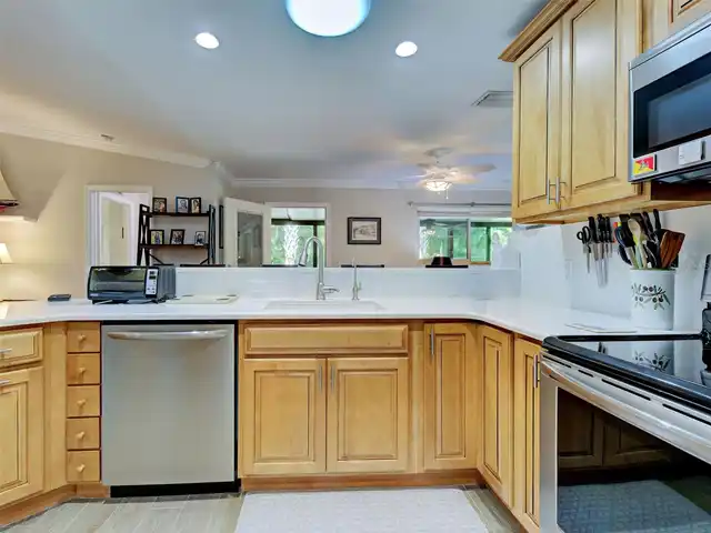 Listing Photo 9
