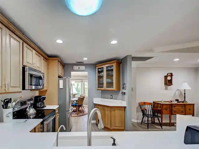 Listing Photo 12