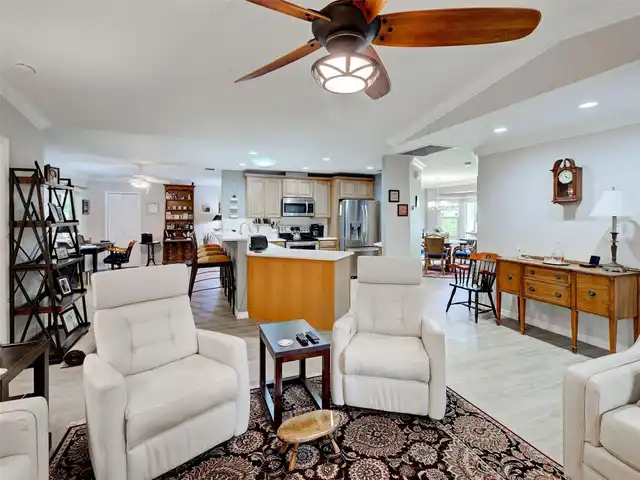 Listing Photo 23
