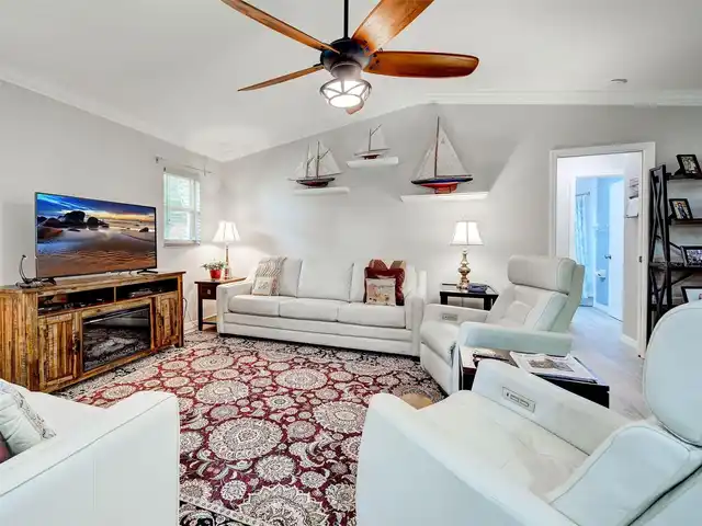 Listing Photo 25