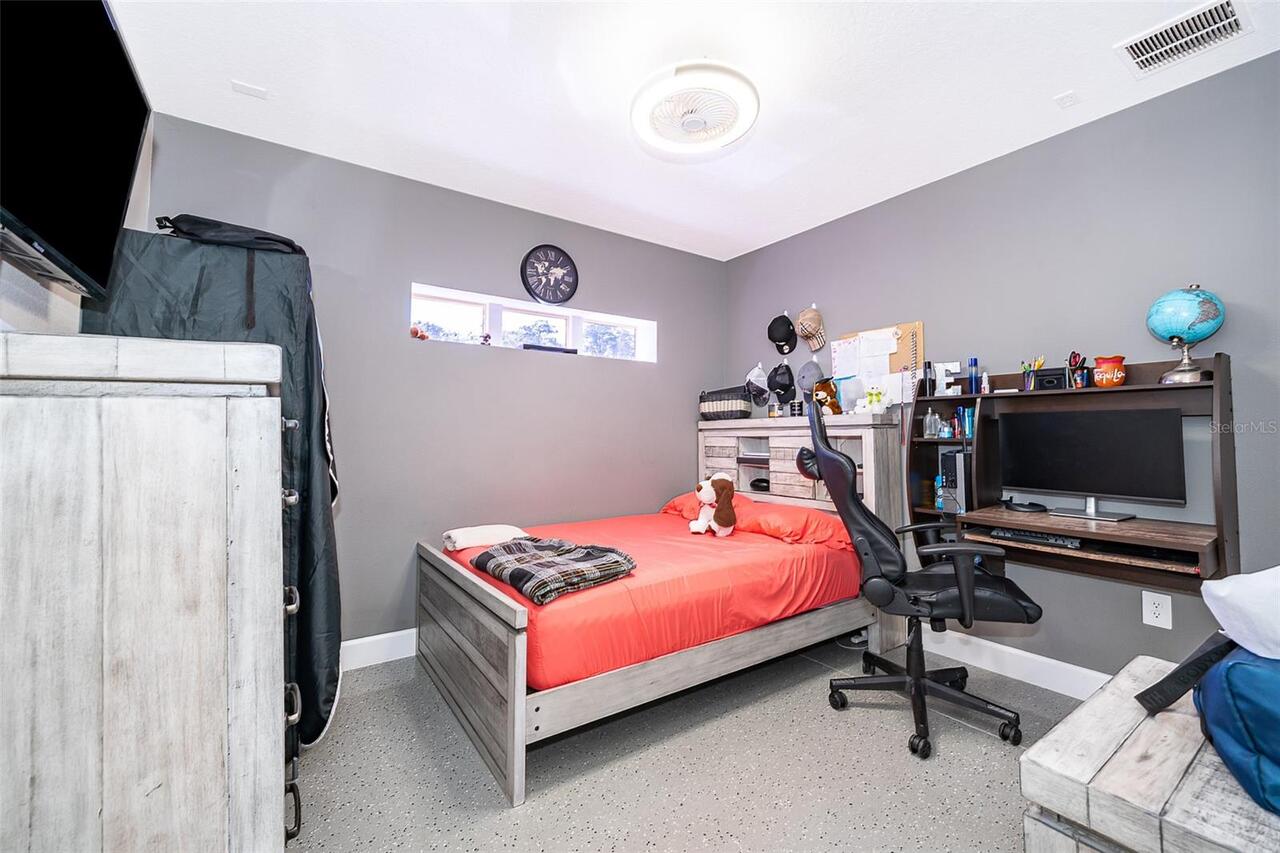 Listing Photo 9
