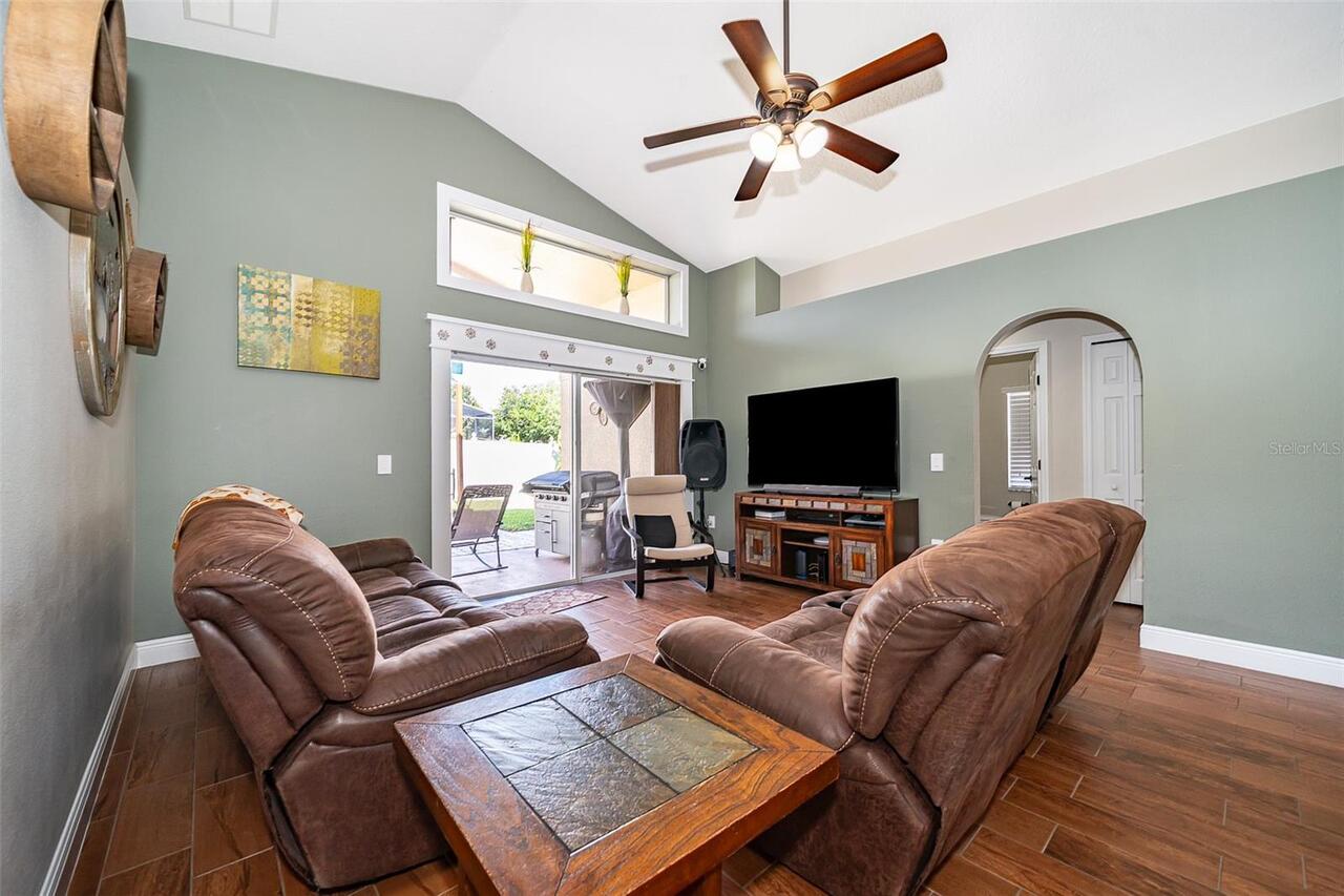 Listing Photo 14