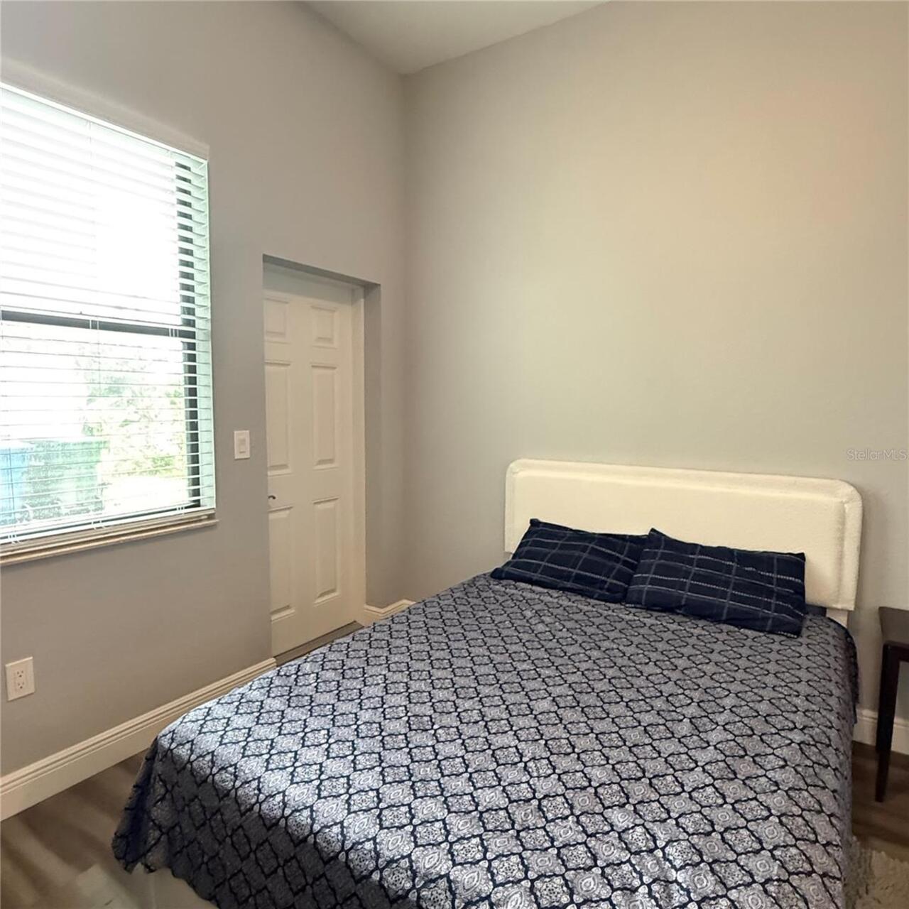 Listing Photo 11