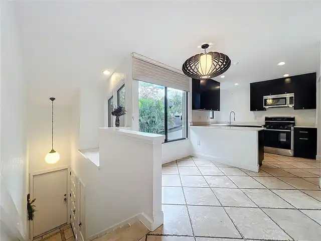 Listing Photo 7
