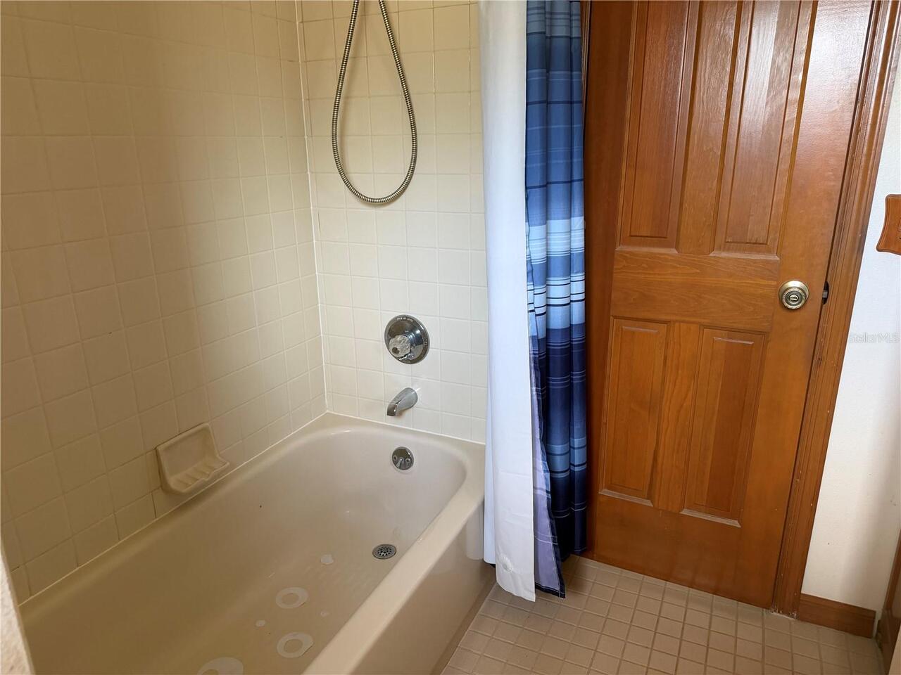 Listing Photo 14