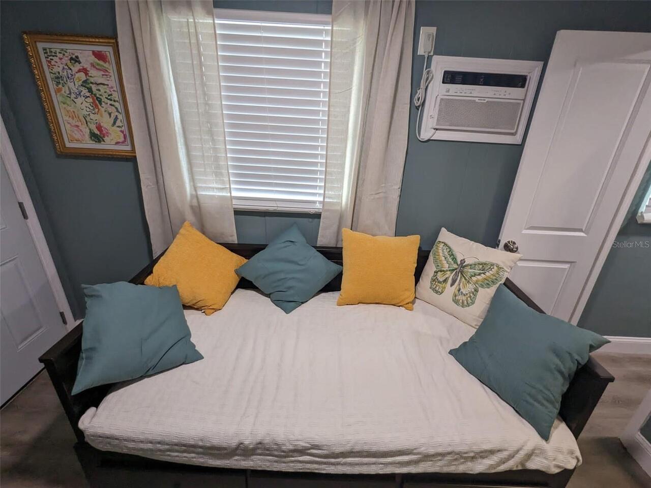 Listing Photo 12