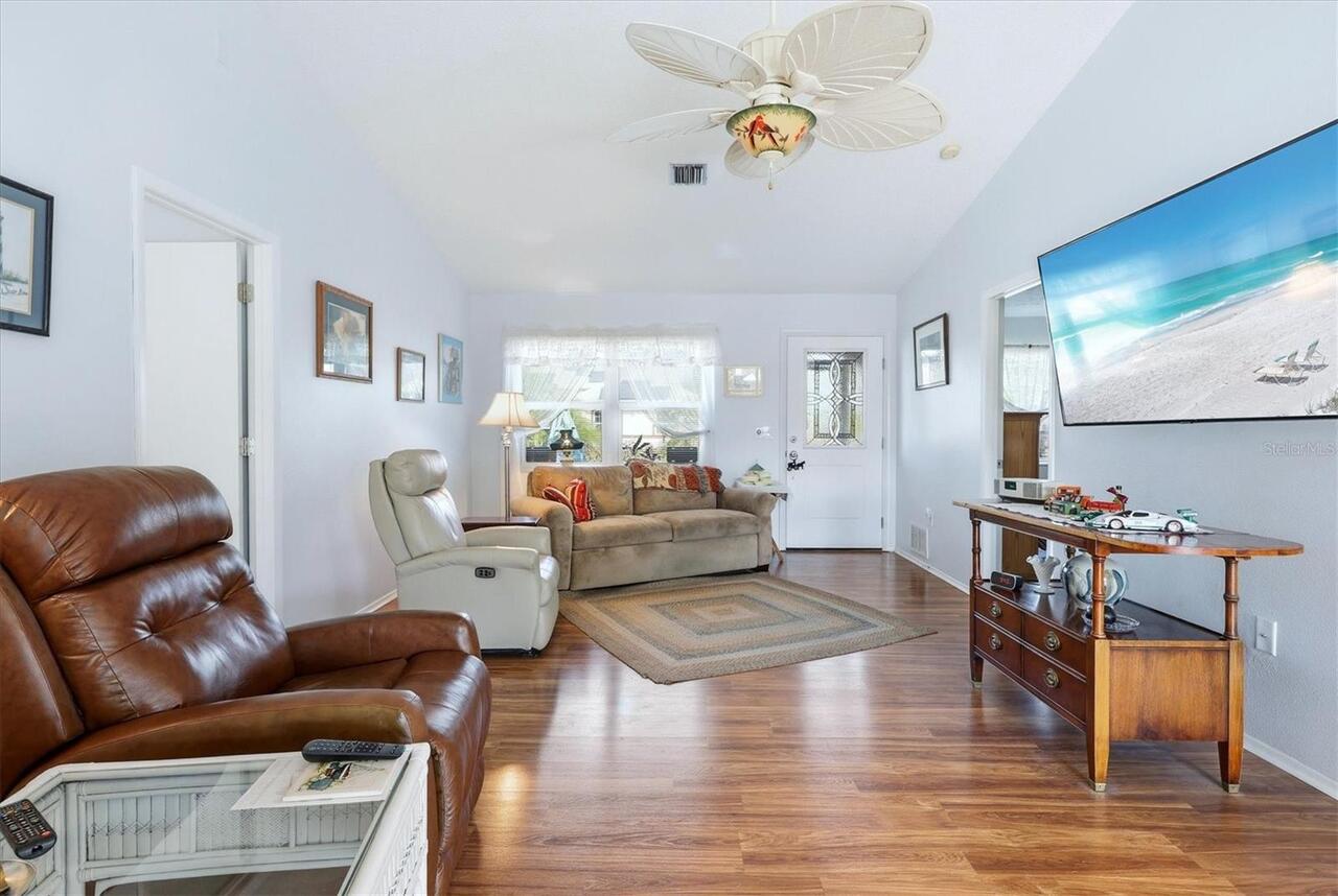 Listing Photo 9