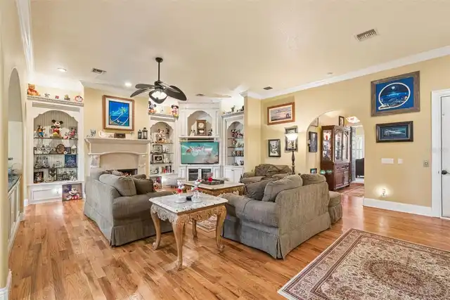 Listing Photo 14