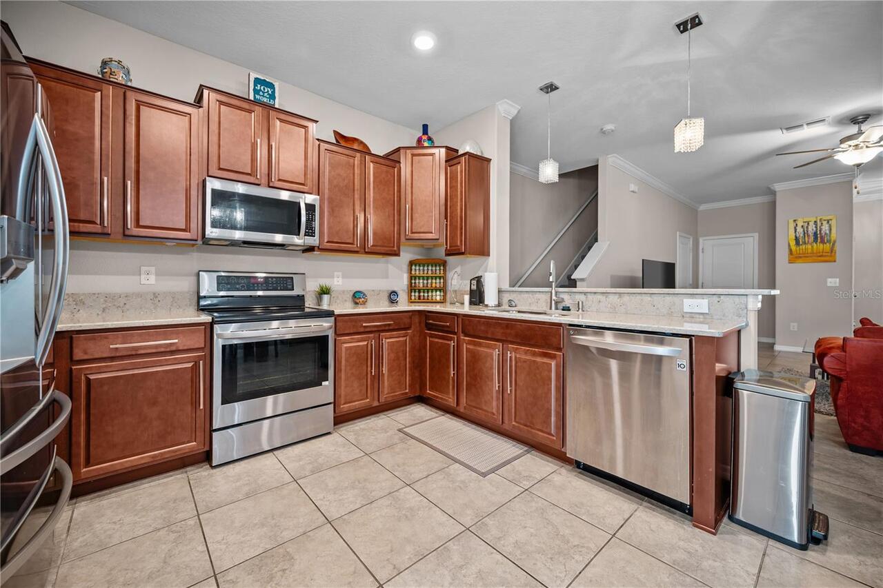 Listing Photo 11