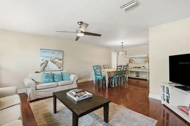 Listing Photo 8