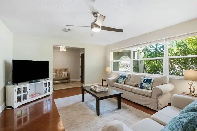 Listing Photo 9