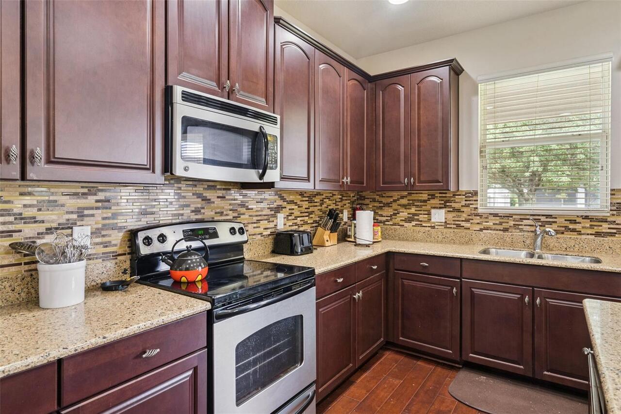 Listing Photo 12