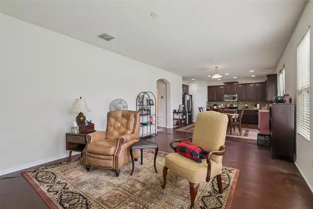 Listing Photo 8