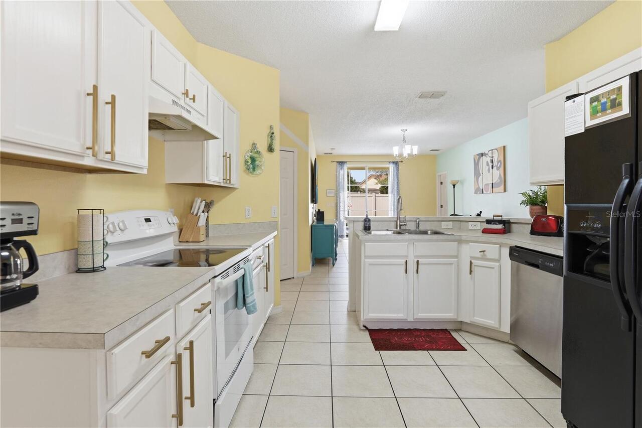 Listing Photo 11