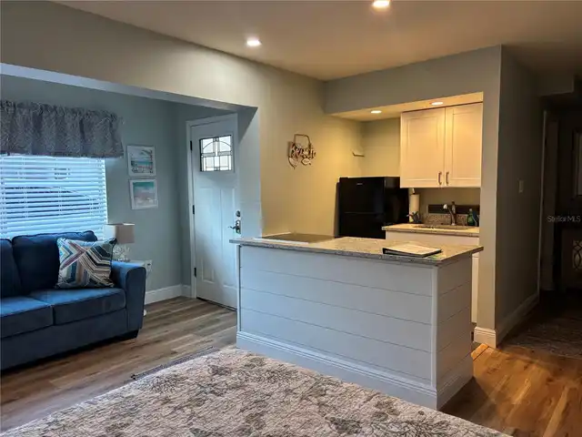 Listing Photo 11