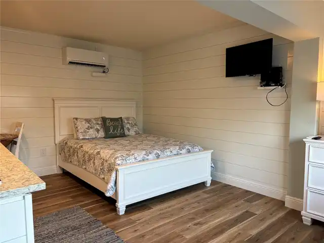 Listing Photo 12