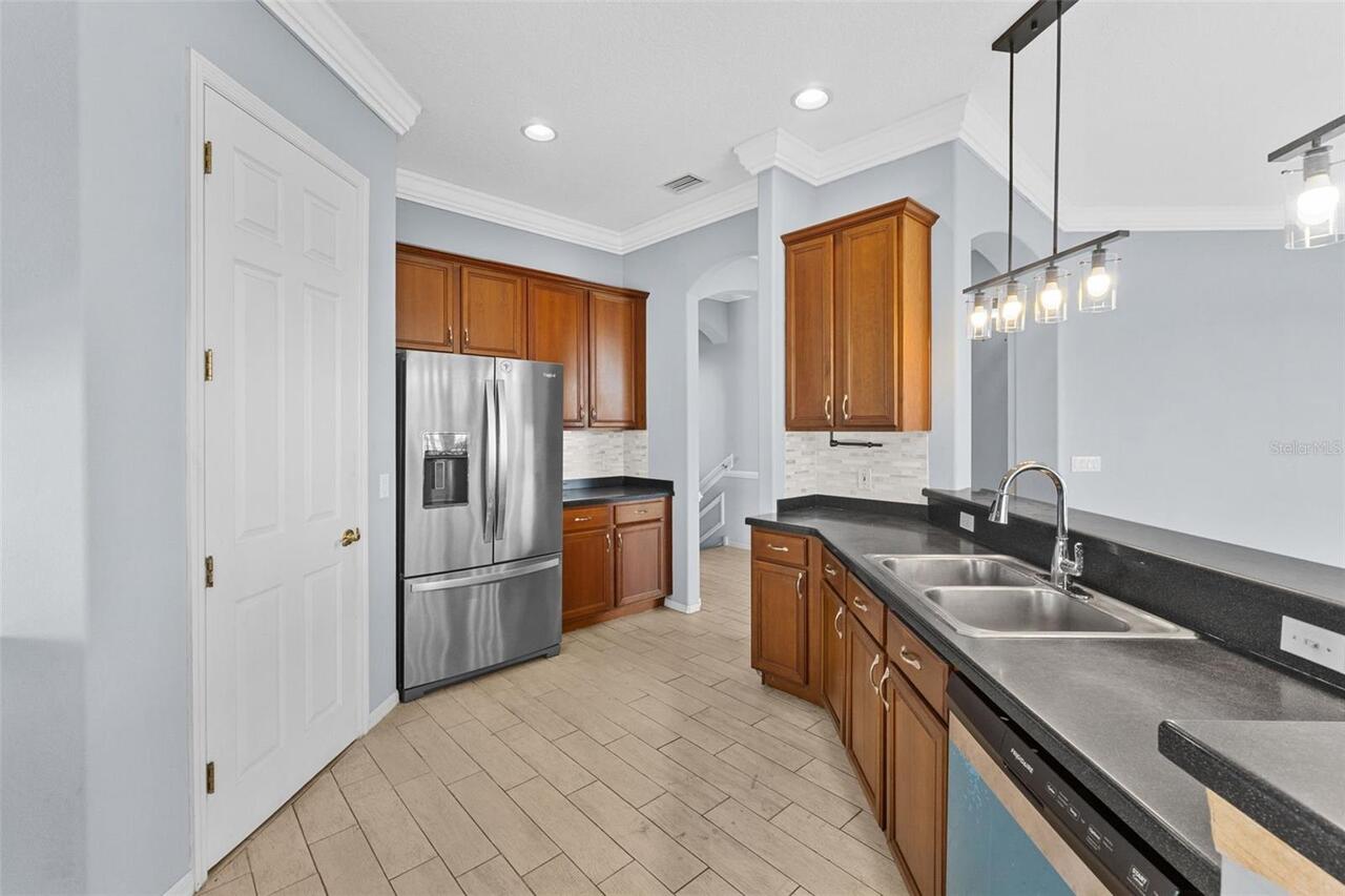 Listing Photo 12