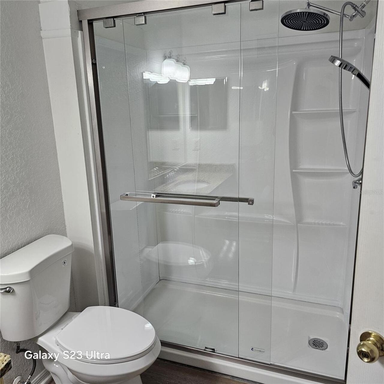 Listing Photo 11