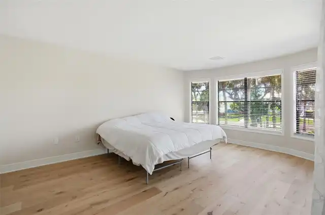 Listing Photo 33
