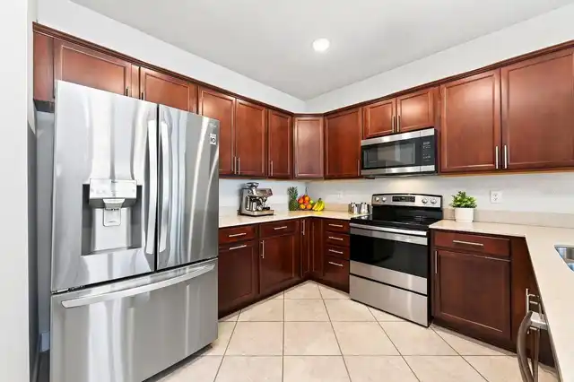 Listing Photo 9
