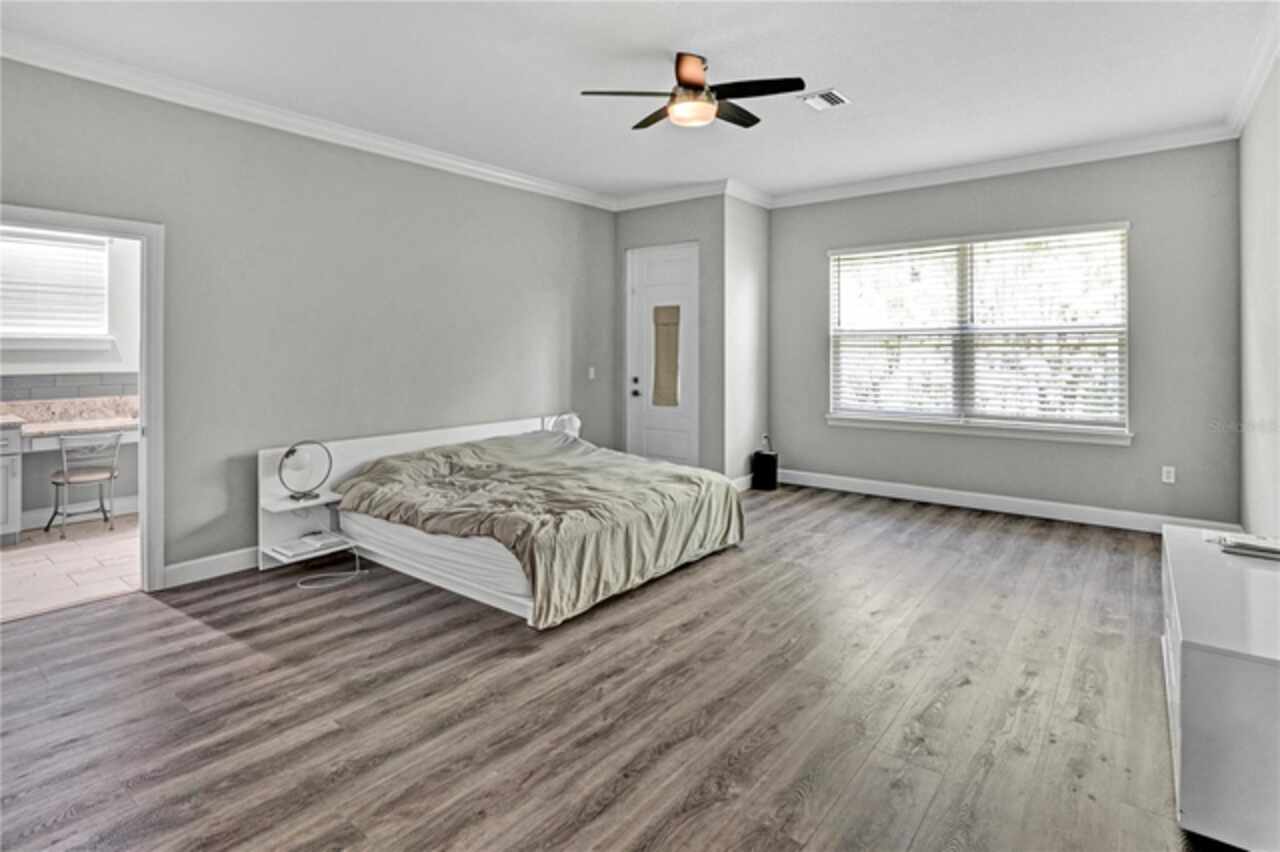 Listing Photo 9