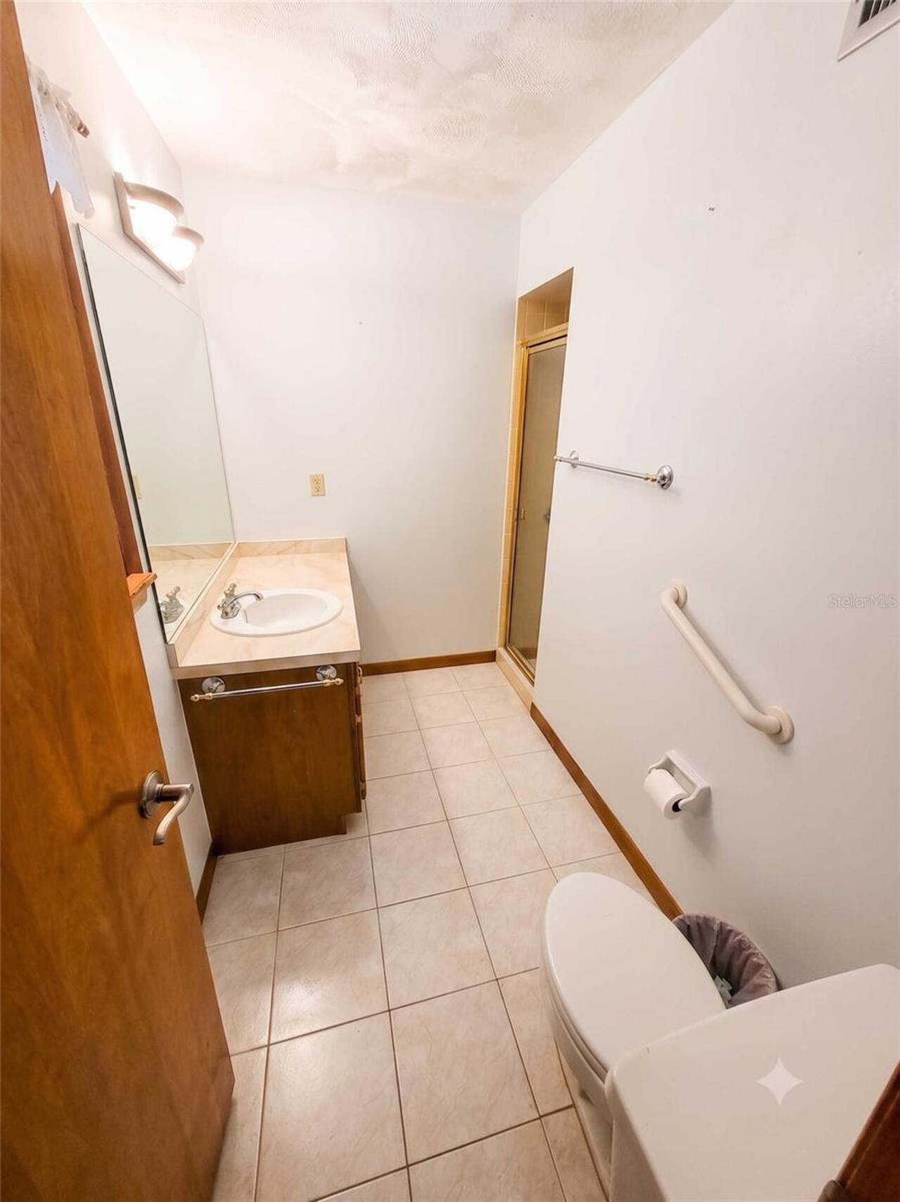 Listing Photo 12