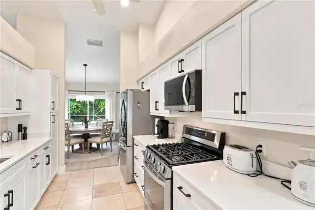 Listing Photo 14