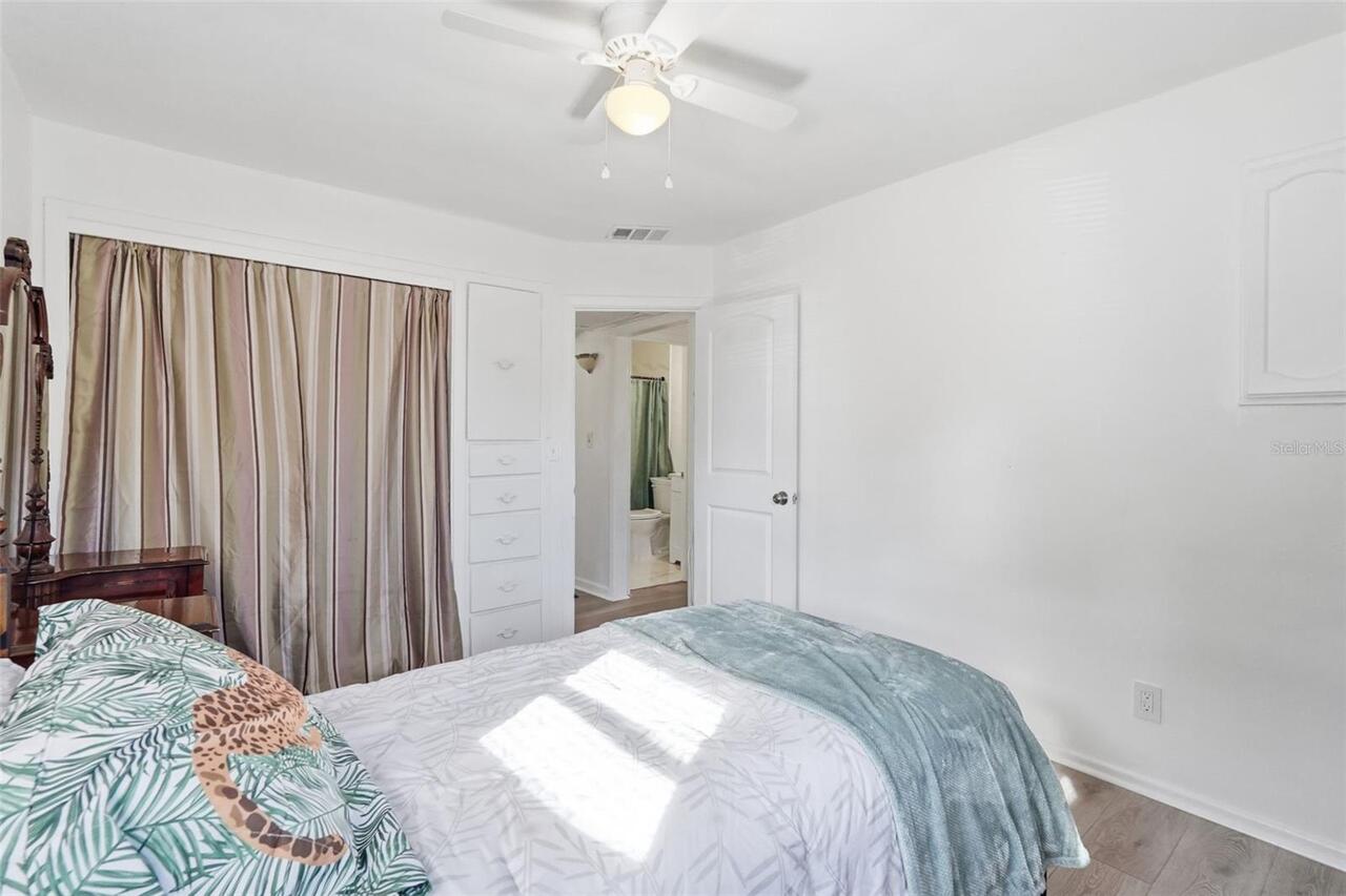Listing Photo 10