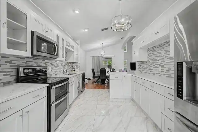 Listing Photo 7