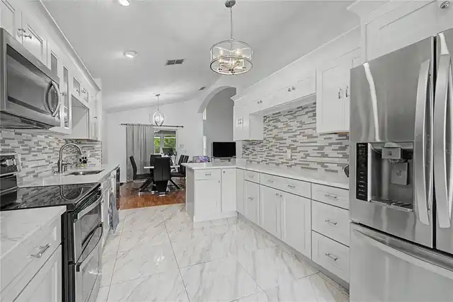 Listing Photo 9