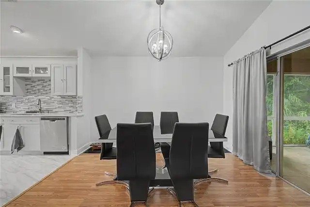 Listing Photo 12