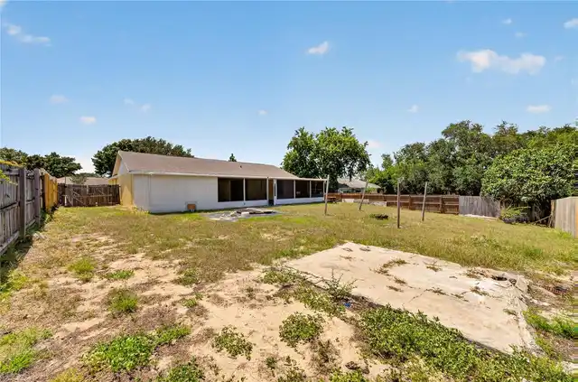 Listing Photo 12