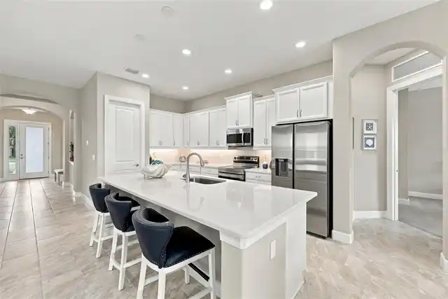 Listing Photo 8