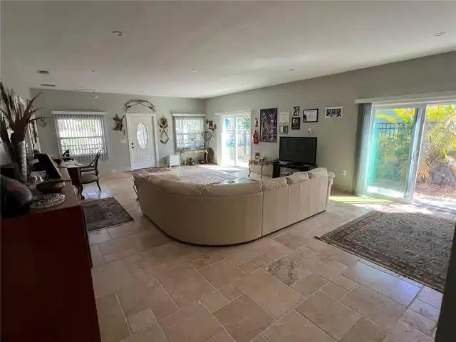 Listing Photo 9