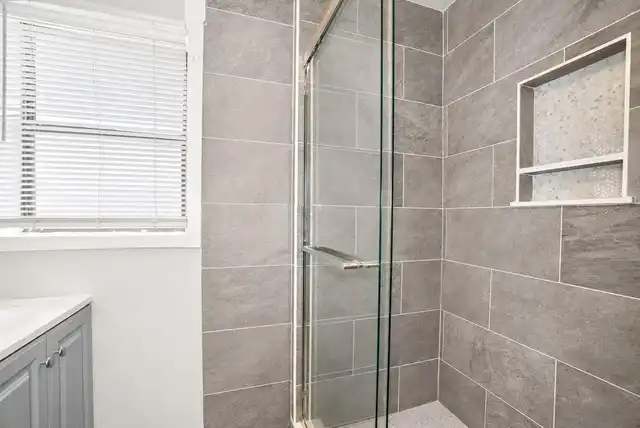 Listing Photo 12