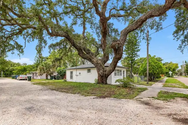 Listing Photo 15