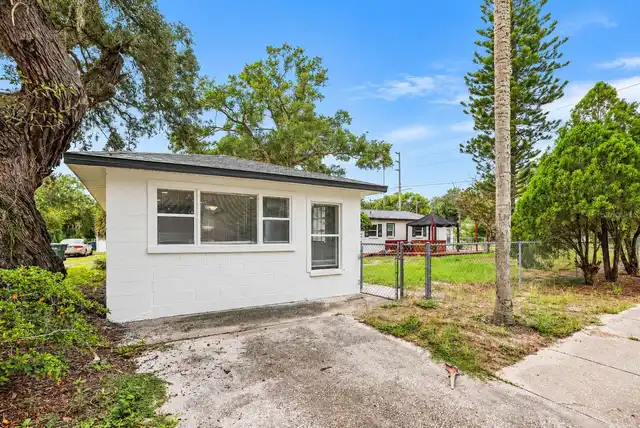 Listing Photo 16