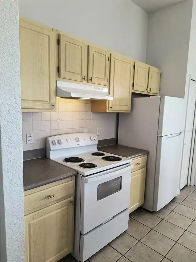 Listing Photo 12